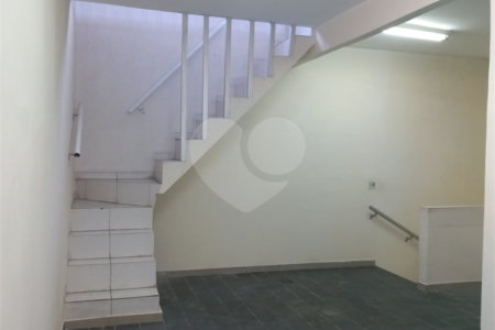 Sobrado à venda com 4 quartos em Chácara Santo Antônio, São Paulo, SP