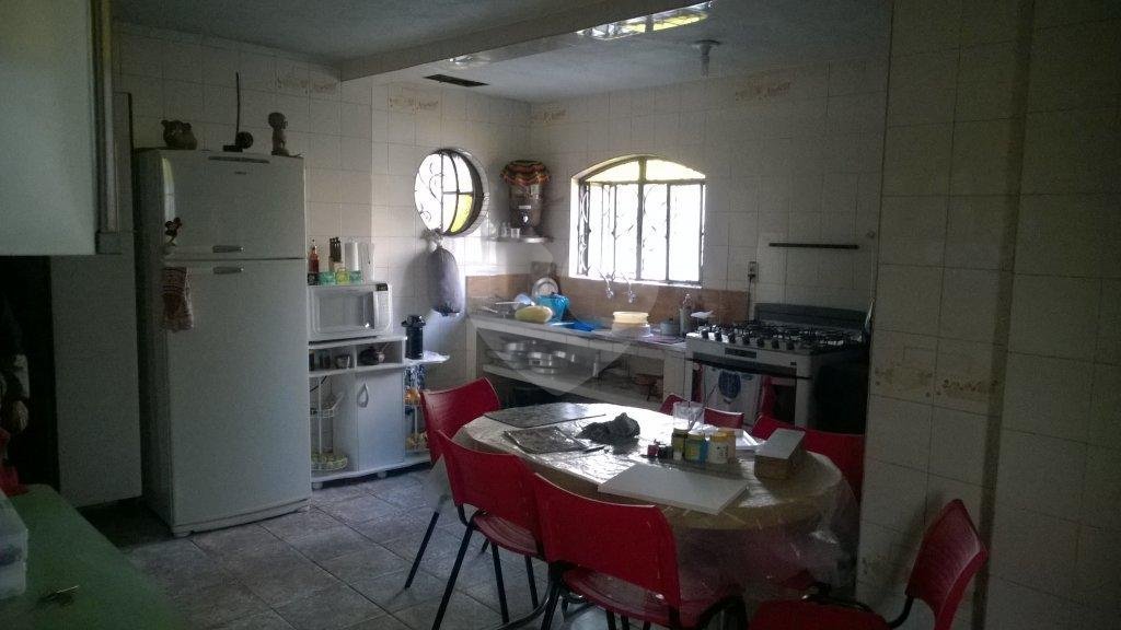 Casa à venda com 4 quartos, sendo 1 suíte, em Santa Teresinha, São Paulo, SP