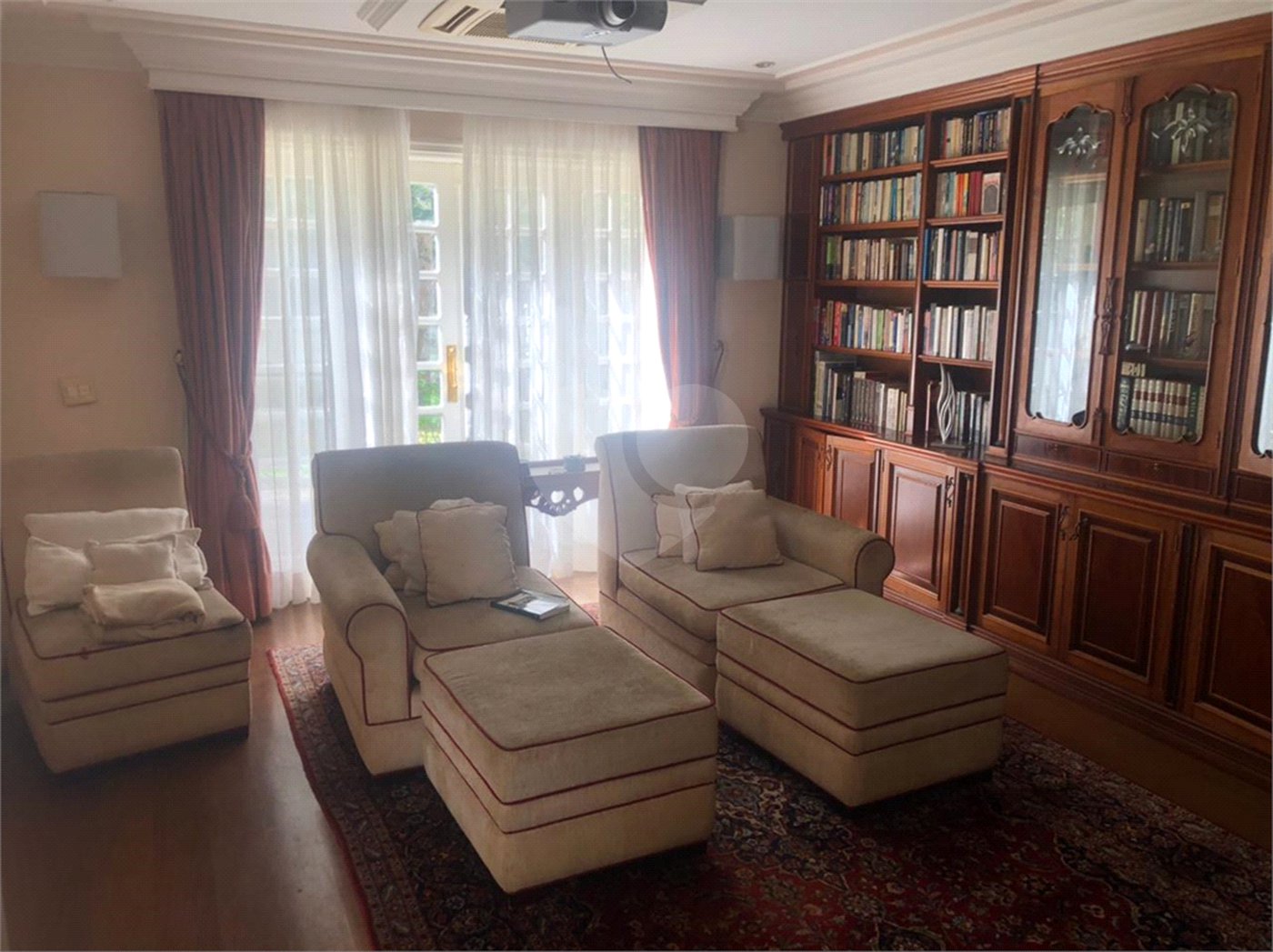Casa à venda com 4 suítes em Caxingui, São Paulo, SP