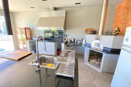 Casa à venda com 5 suítes no condomínio Santa Maria, Votorantim - SP