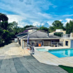 Casa à venda com 3 quartos, sendo 1 suíte, no condomínio Shambala I, Atibaia - SP