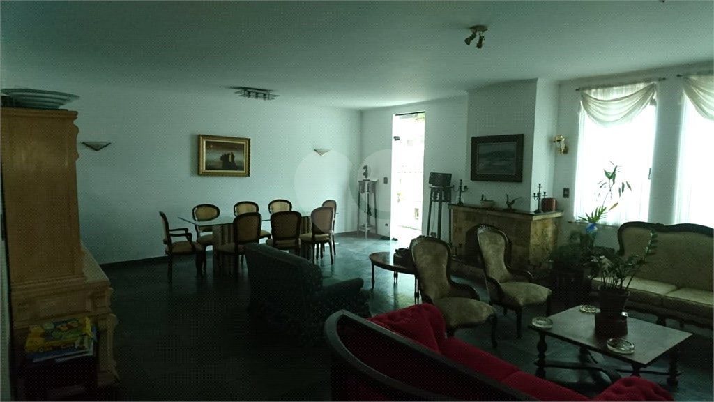 Sobrado à venda com 5 quartos, sendo 2 suítes, em Tremembé, São Paulo, SP