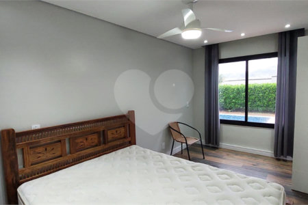 Casa para alugar com 5 quartos, sendo 1 suíte, no condomínio Figueira Garden, Atibaia - SP