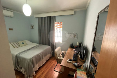 Casa à venda com 3 quartos, sendo 1 suíte,  em Jardim Casablanca, São Paulo, SP