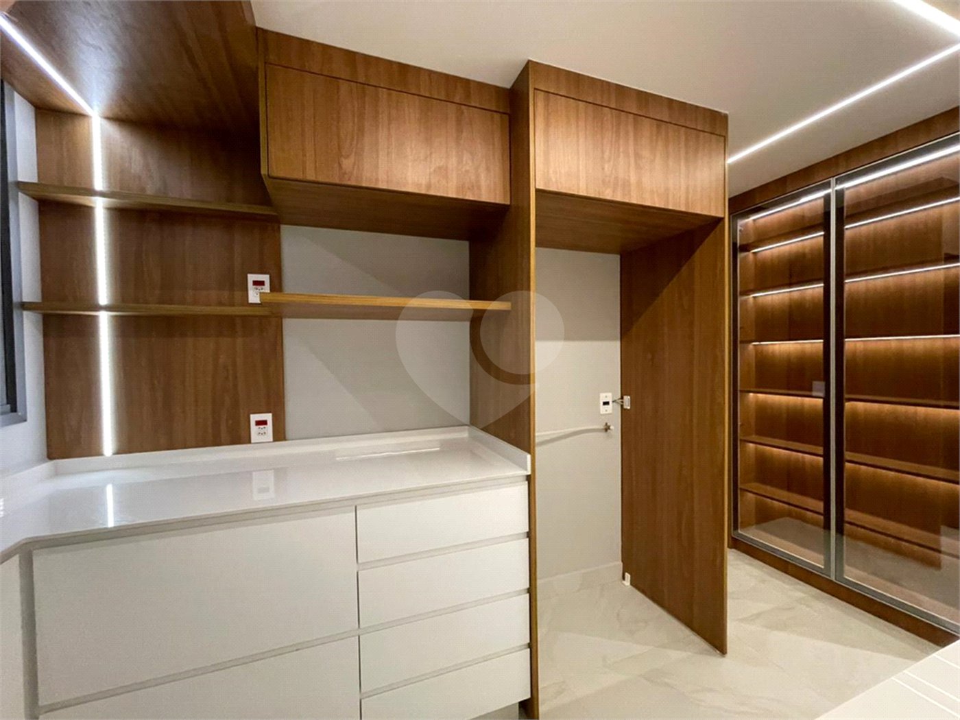 Apartamento à venda ou para alugar com 3 quartos, sendo 1 suíte, em Barra Funda, São Paulo, SP