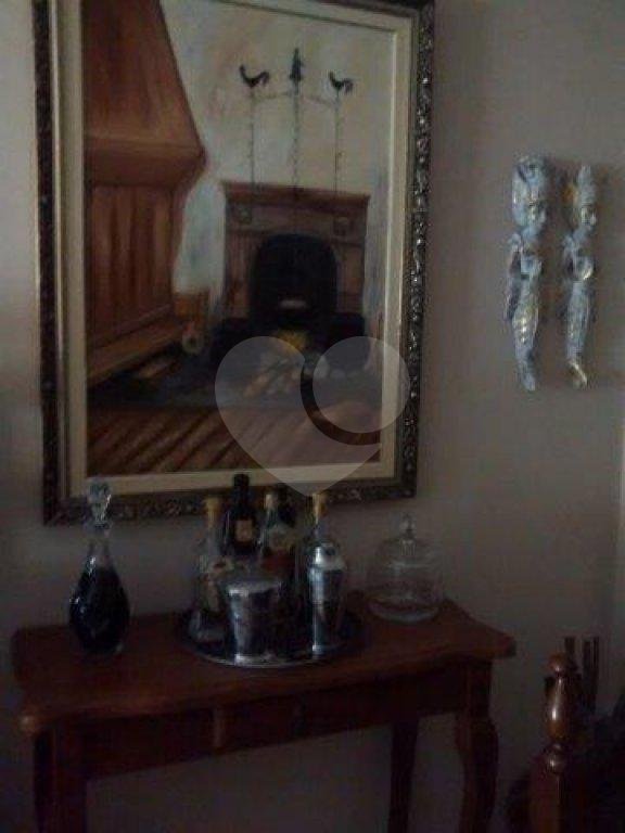 Apartamento à venda com 2 quartos, sendo 1 suíte, em Vila Tupi, Praia Grande, SP
