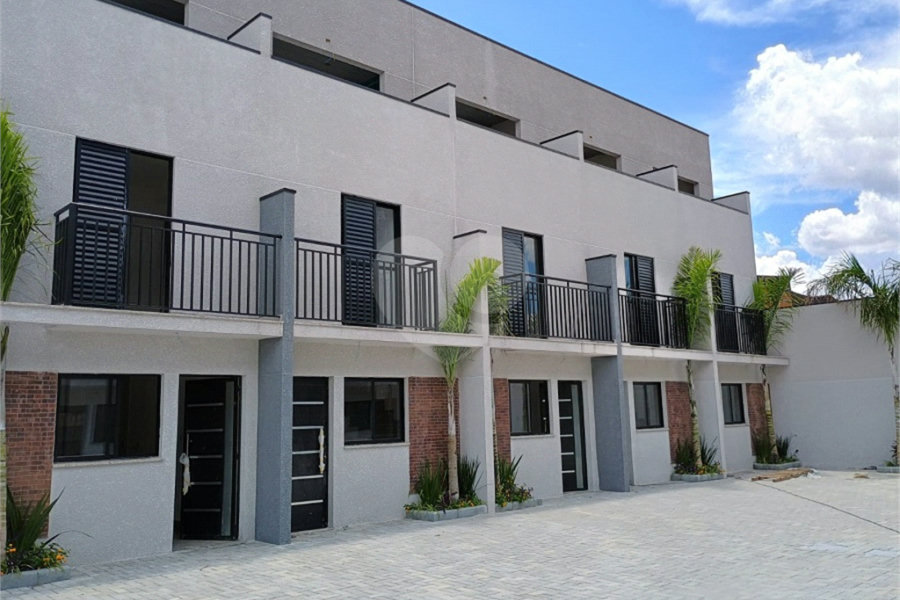 Casa à venda com 2 quartos no condomínio Vila Davos 2, São Paulo - SP