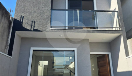 Sobrado à venda com 3 quartos, sendo 1 suíte,  em Jardim Cambuci, Mogi das Cruzes, SP