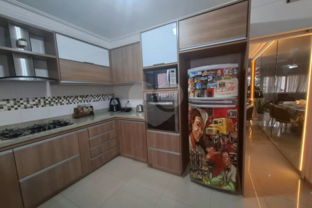 Sobrado à venda com 3 suítes em Campo Grande, São Paulo, SP