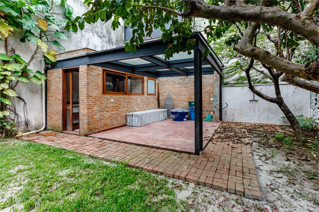 Casa à venda com 3 quartos, sendo 2 suítes, em Jardim América, São Paulo, SP