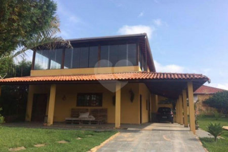 Casa à venda com 6 quartos, sendo 4 suítes, no condomínio Cond Riacho Fundo, Araçoiaba da Serra - SP