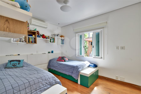 Casa Térrea à venda com 3 quartos, sendo 1 suíte, em Alto da Boa Vista, São Paulo, SP