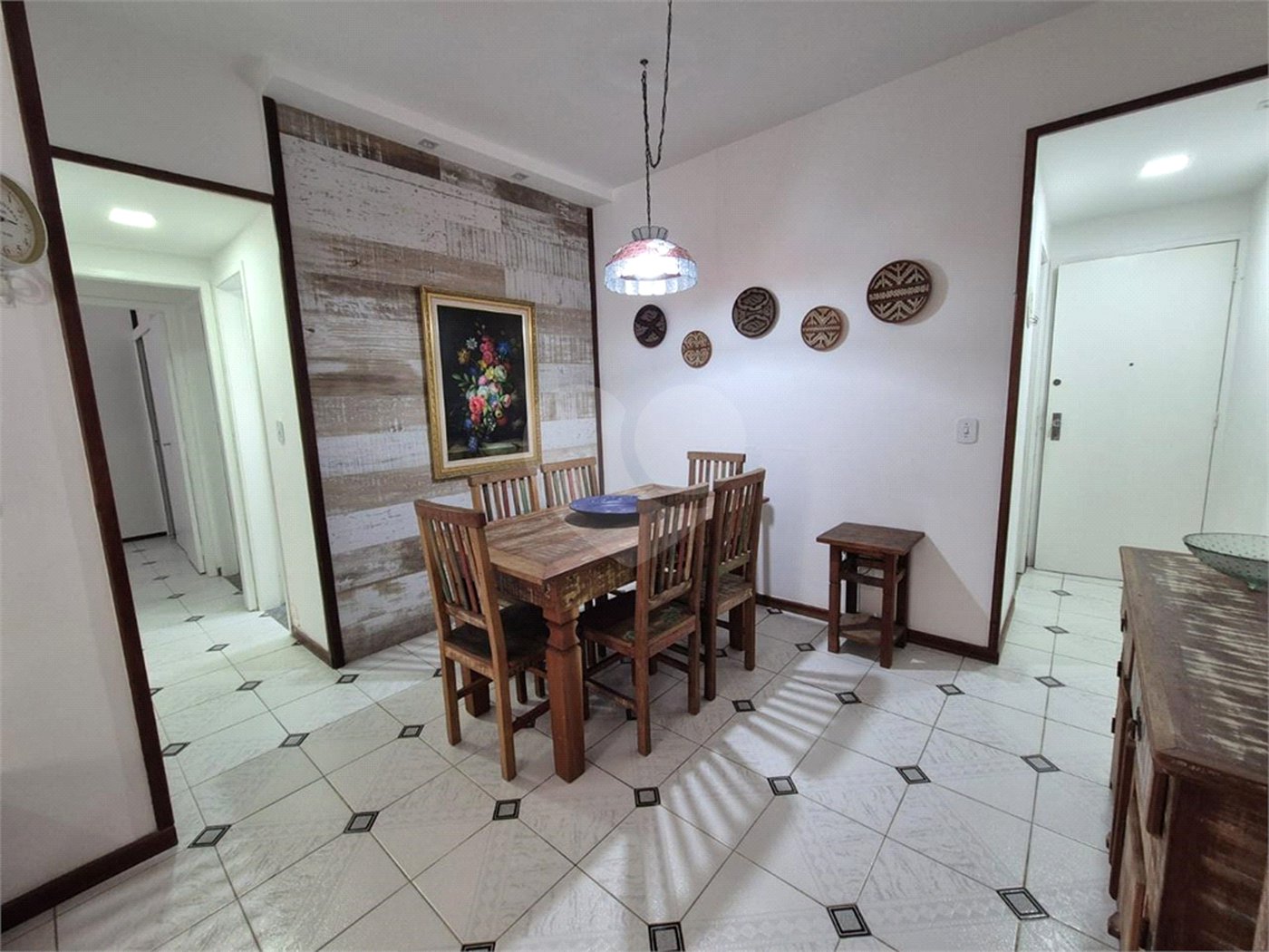 Apartamento à venda com 3 quartos, sendo 1 suíte,  no Centro, Cabo Frio, RJ