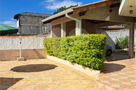 Chácara à venda com 3 quartos, sendo 2 suítes,  em Chácaras Fernão Dias, Atibaia, SP