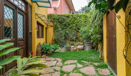 Casa à venda com 3 quartos, sendo 1 suíte,  no condomínio Jardim Hipico, São Paulo - SP