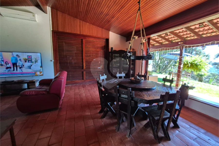 Casa Térrea à venda com 4 quartos, sendo 2 suítes, em Roseira, Mairiporã, SP