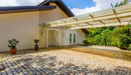 Casa para alugar com 4 suítes no condomínio Chácara Flora, São Paulo - SP