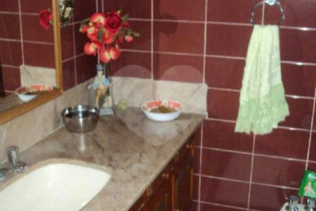 Sobrado à venda com 3 quartos, sendo 1 suíte,  em Jardim Pinheiros, São Paulo, SP