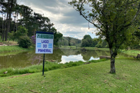 Casa à venda com 4 quartos, sendo 3 suítes,  no condomínio Jardim das Palmeiras, Bragança Paulista - SP