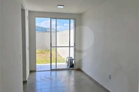 Apartamento para alugar com 2 quartos, sendo 1 suíte, em Nova São Pedro, São Pedro da Aldeia, RJ