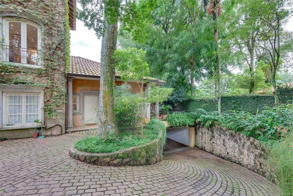 Casa à venda com 4 suítes no condomínio Chácara Flora, São Paulo - SP