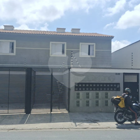Casa à venda com 2 quartos, sendo 1 suíte, no condomínio Tanque Velho, São Paulo - SP