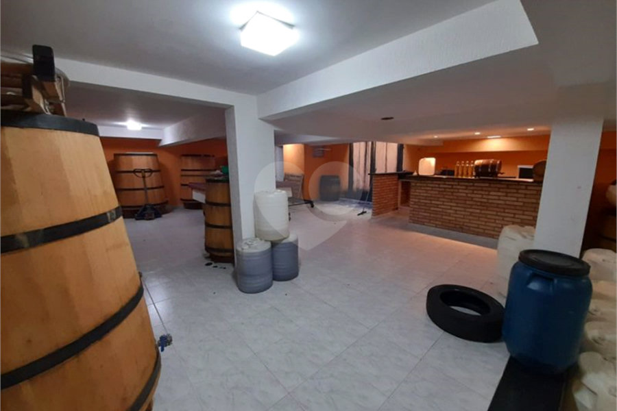 Sobrado à venda com 3 suítes em Vila Romero, São Paulo, SP
