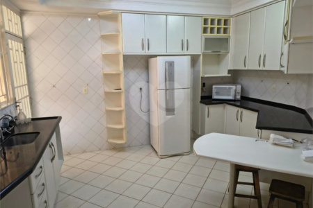 Sobrado à venda com 4 quartos, sendo 2 suítes, em Alto da Boa Vista, Ribeirão Preto, SP