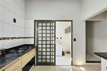Casa à venda com 3 quartos, sendo 1 suíte,  em Jardim Jóquei Clube, Ribeirão Preto, SP