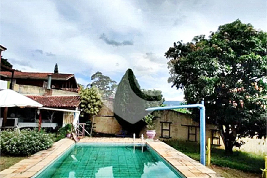 Casa à venda com 4 quartos, sendo 1 suíte, no condomínio Chacarás Bela Vista, Mairiporã - SP