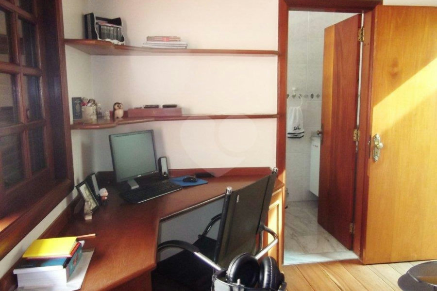 Casa à venda com 3 suítes no condomínio Praça Monsenhor Macedo,10, São Paulo - SP