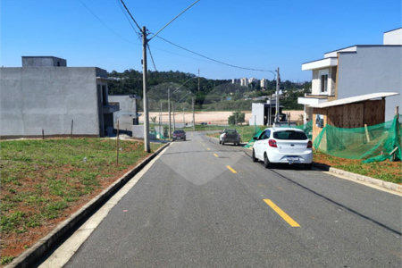 Terreno à venda com 3 quartos, sendo 1 suíte, no condomínio Paradise Gardens I, Mogi das Cruzes - SP