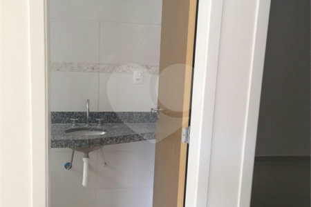 Casa à venda com 3 quartos, sendo 1 suíte,  no condomínio Marf Iii- Fase III, Bom Jesus dos Perdões - SP