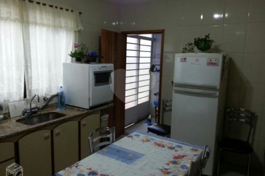 Sobrado à venda com 3 quartos, sendo 1 suíte, em Parque Vitória, São Paulo, SP