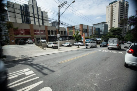 Apartamento à venda com 4 quartos, sendo 3 suítes, em Vila Andrade, São Paulo, SP