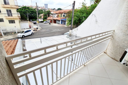 Sobrado à venda com 3 quartos, sendo 1 suíte,  em Jardim Leocádia, Sorocaba, SP
