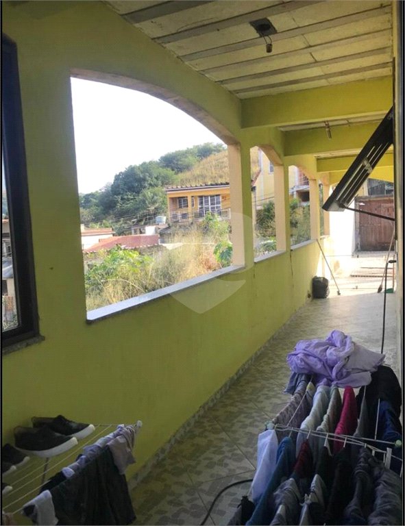 Casa à venda com 2 quartos, sendo 1 suíte, no condomínio Colinas, Rio de Janeiro - RJ