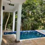 Casa à venda ou para alugar com 5 quartos, sendo 4 suítes, no condomínio Associação Reserva das Hortênsias, Mairiporã - SP