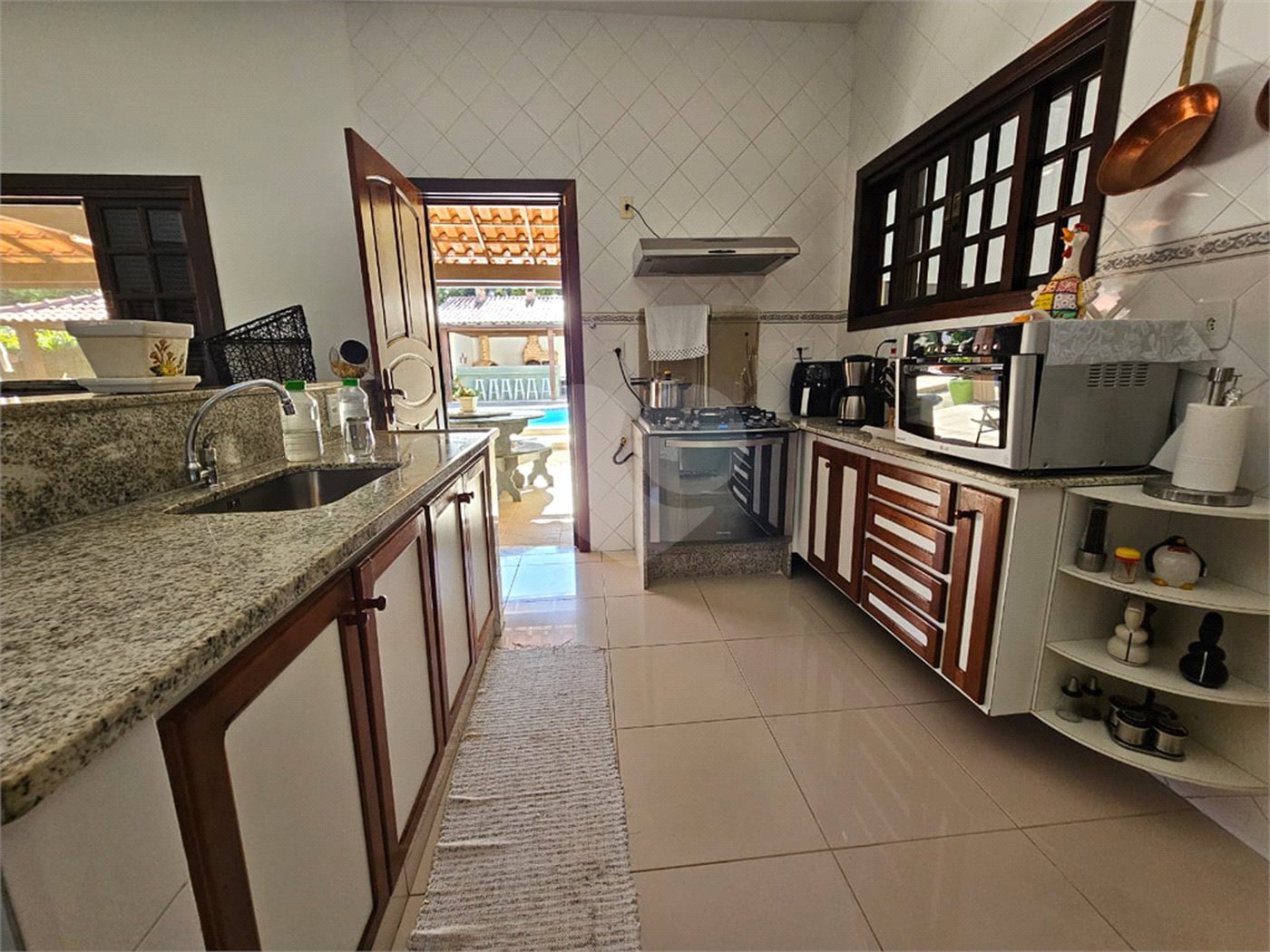 Casa em condomínio à venda com 4 quartos, sendo 1 suíte, em Caravelas, Armação dos Búzios, RJ