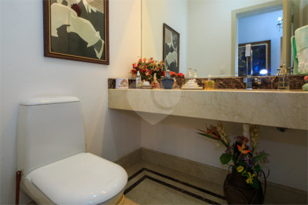 Casa à venda com 4 suítes no condomínio Vila Alba, São Paulo - SP