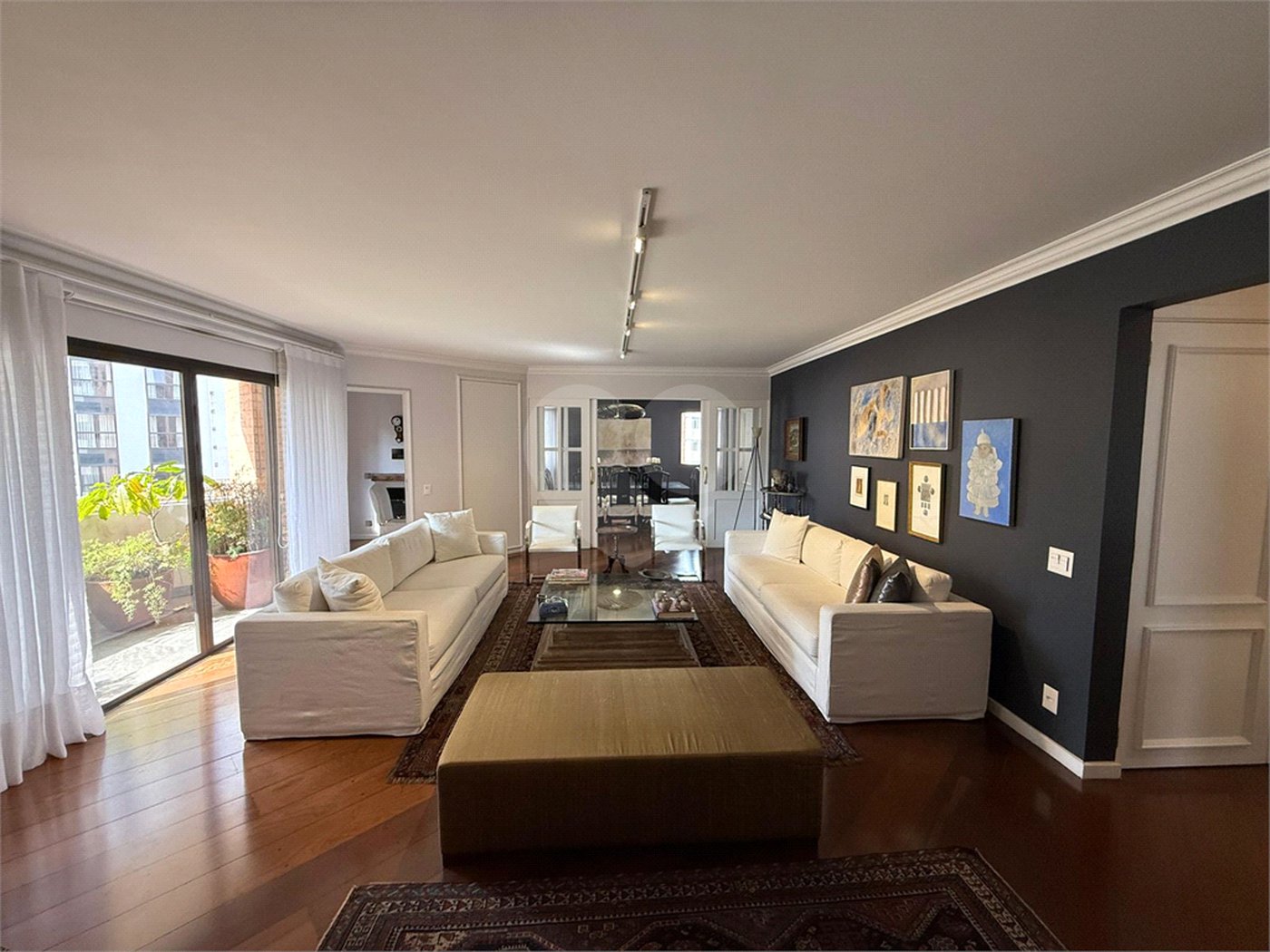 Apartamento à venda ou para alugar com 4 quartos, sendo 2 suítes, em Jardim Paulista, São Paulo, SP