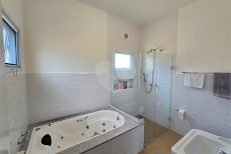 Casa à venda com 3 quartos, sendo 1 suíte,  no condomínio Golden Ville, Itapetininga - SP