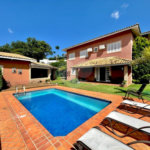 Casa à venda com 5 quartos, sendo 3 suítes, no condomínio Santa Teresa 1, Vinhedo - SP