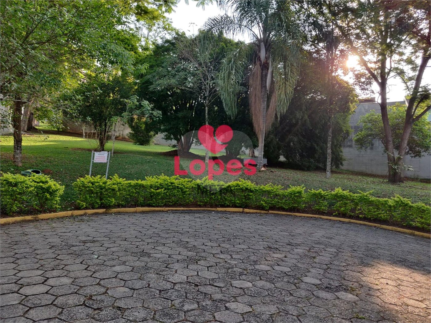 Casa à venda com 3 suítes no condomínio Jaridim Coleginho, Jacareí - SP