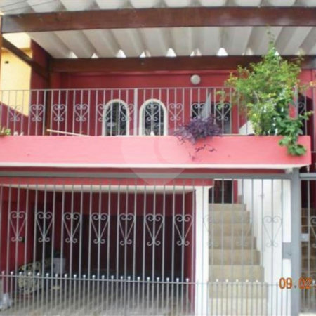 Sobrado à venda com 3 quartos, sendo 1 suíte, em Vila Nivi, São Paulo, SP