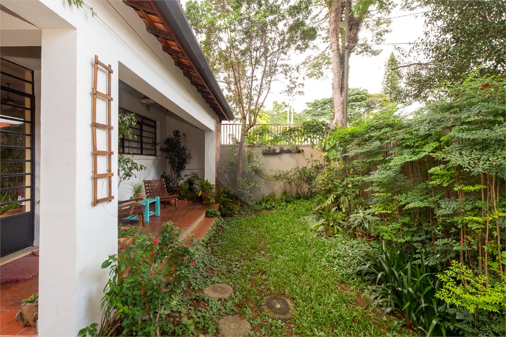 Casa à venda com 3 quartos, sendo 1 suíte, em Alto da Boa Vista, São Paulo, SP