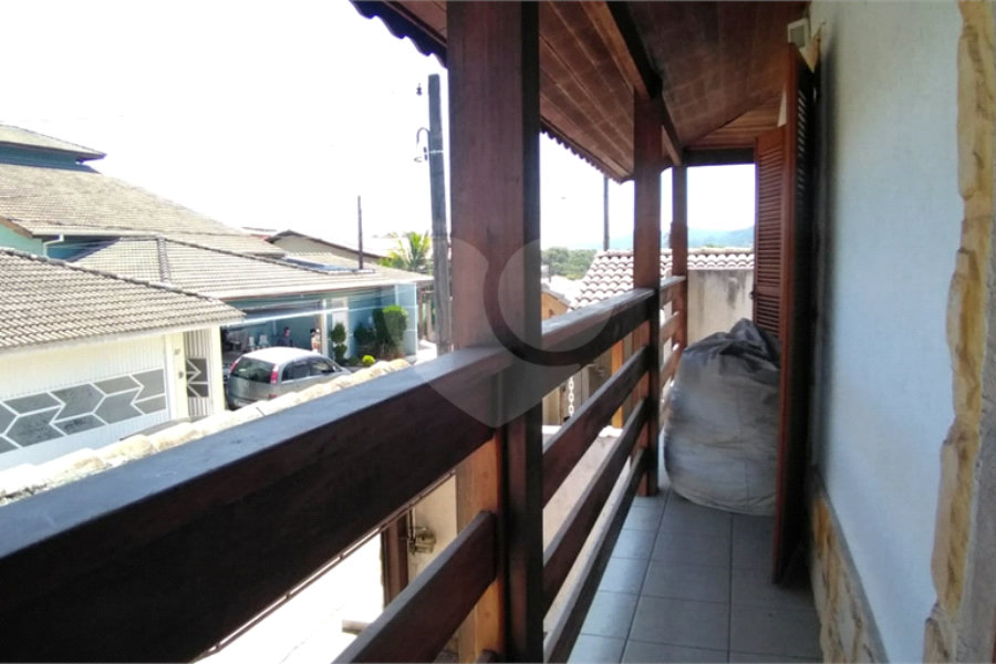 Casa à venda com 4 quartos, sendo 2 suítes, em Barreiro, Mairiporã, SP