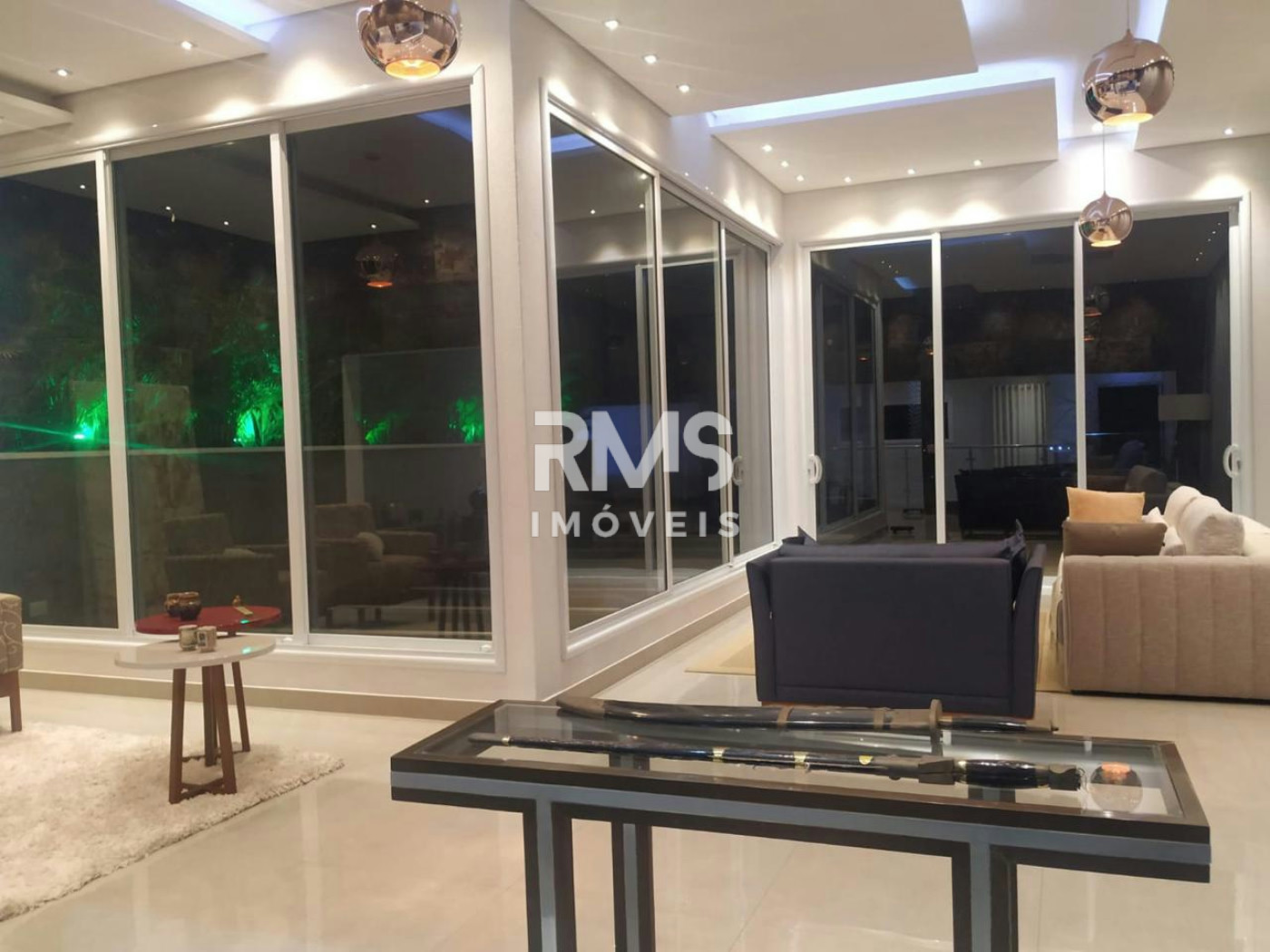 Casa à venda ou para alugar com 3 quartos, sendo 1 suíte,  no condomínio Terras de Mont Serrat, Salto - SP