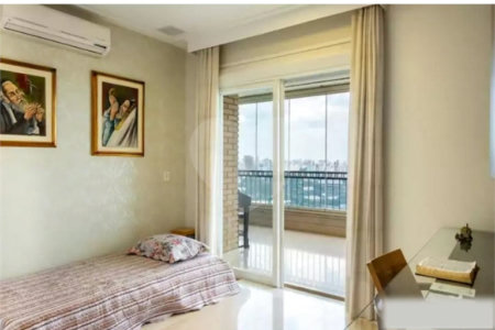 Apartamento à venda com 4 suítes em Moema, São Paulo, SP