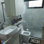 Casa à venda com 4 quartos, sendo 2 suítes,  no condomínio Figueira Garden, Atibaia - SP